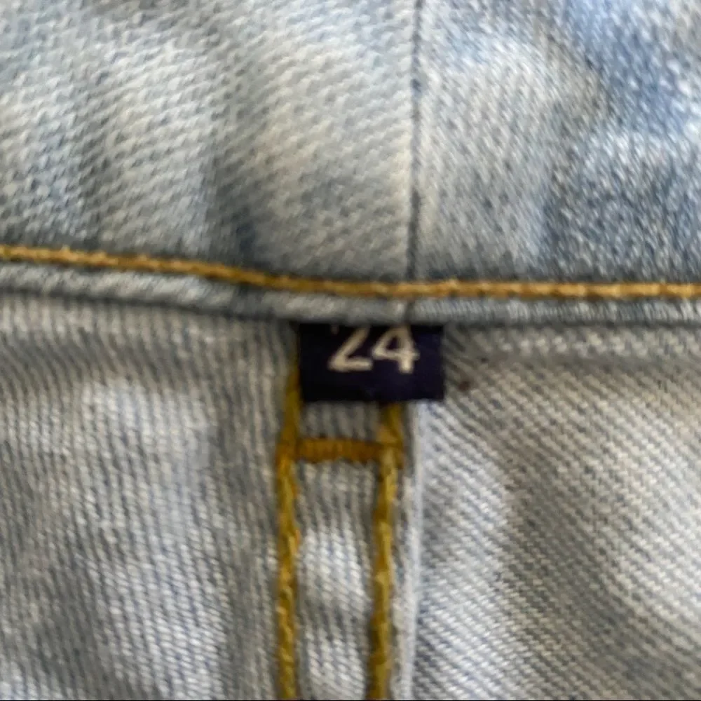 Carmar Denim Shorts Womens 24 Light Blue Distressed Low‎ Rise Raw Hem Cutoffs